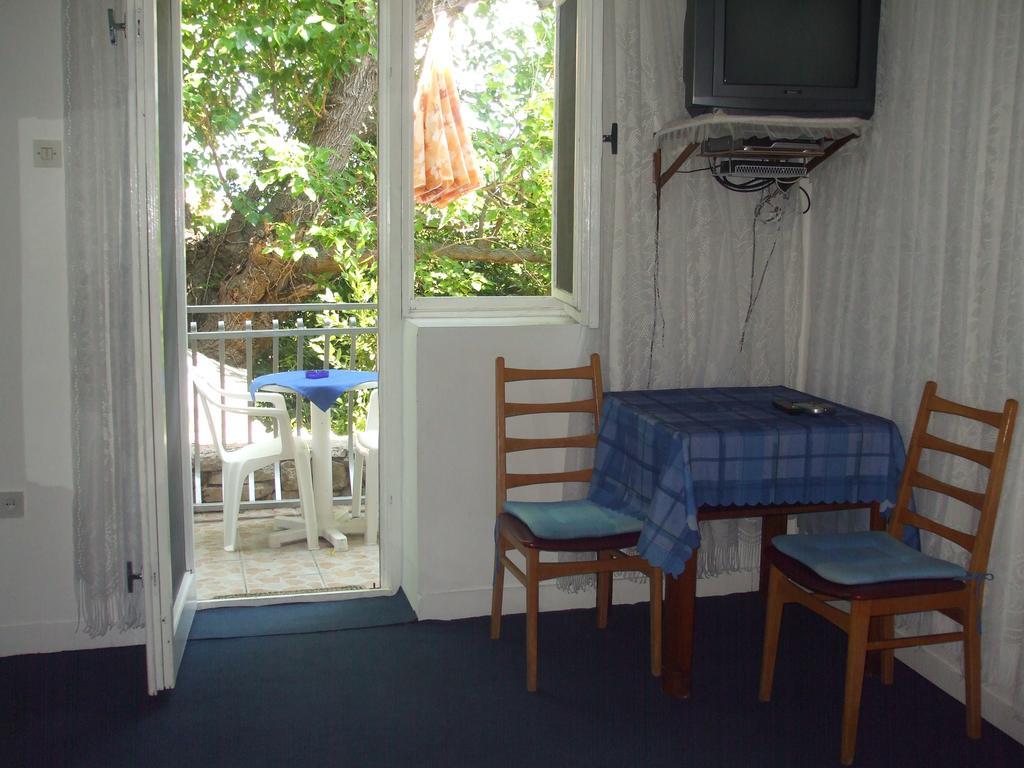 Apartments Marina Supetar Ngoại thất bức ảnh