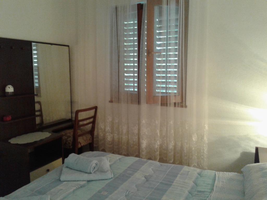 Apartments Marina Supetar Ngoại thất bức ảnh
