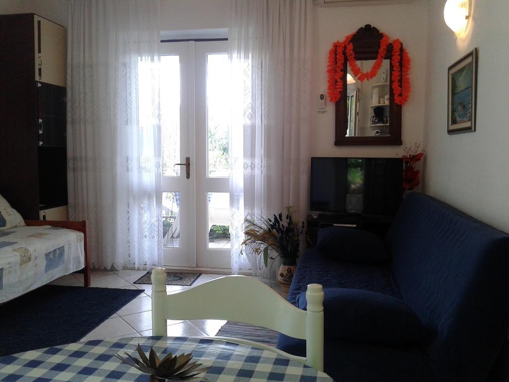 Apartments Marina Supetar Ngoại thất bức ảnh
