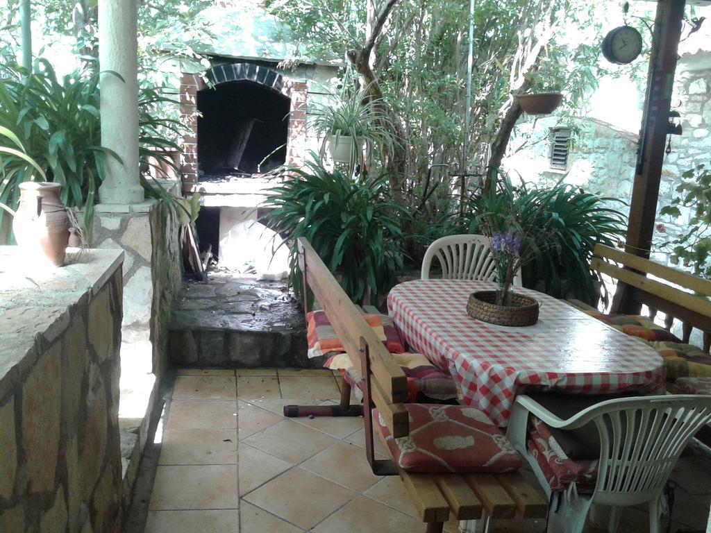 Apartments Marina Supetar Ngoại thất bức ảnh